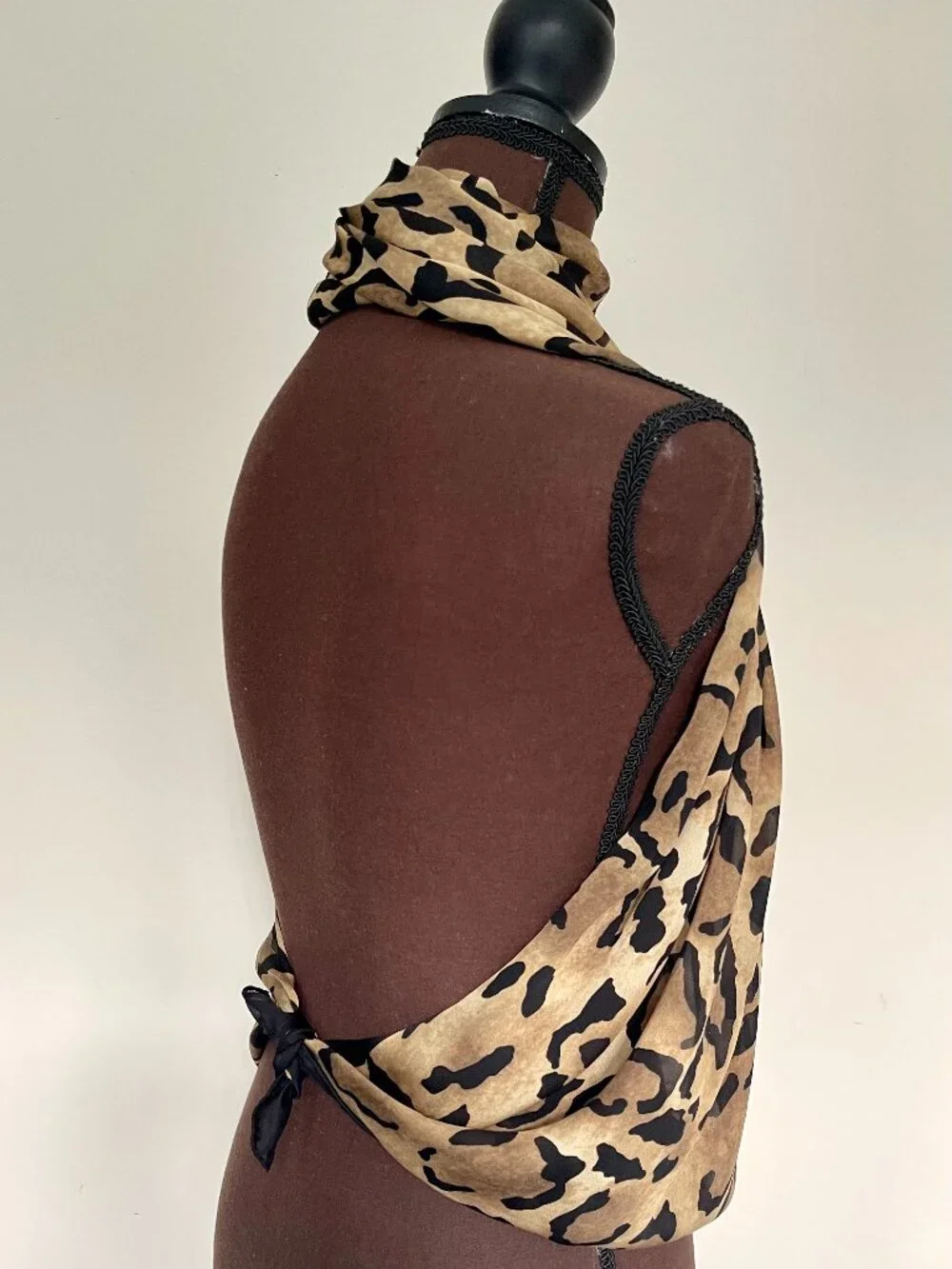 New Gucci Animal Print Silk Satin Stole Wrap